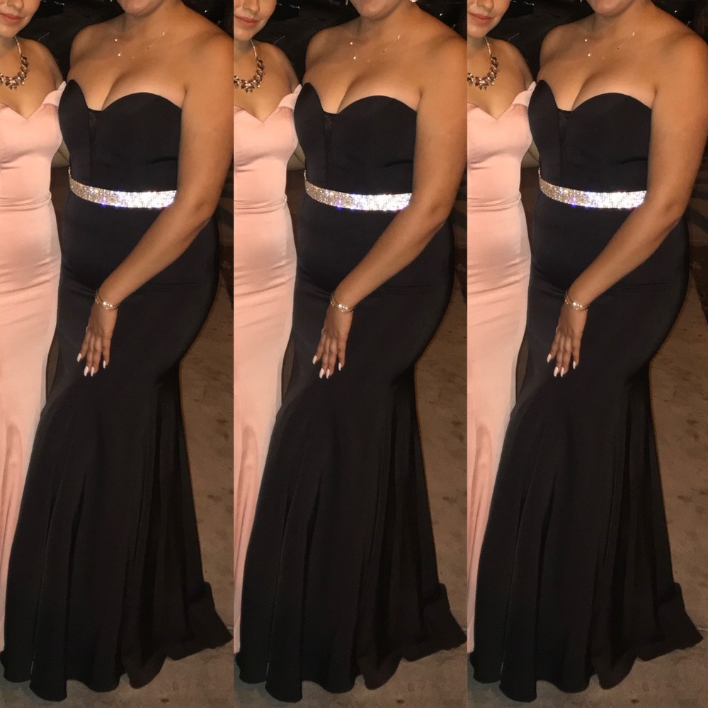 Gorgeous Strapless Elegant Black Prom Gown